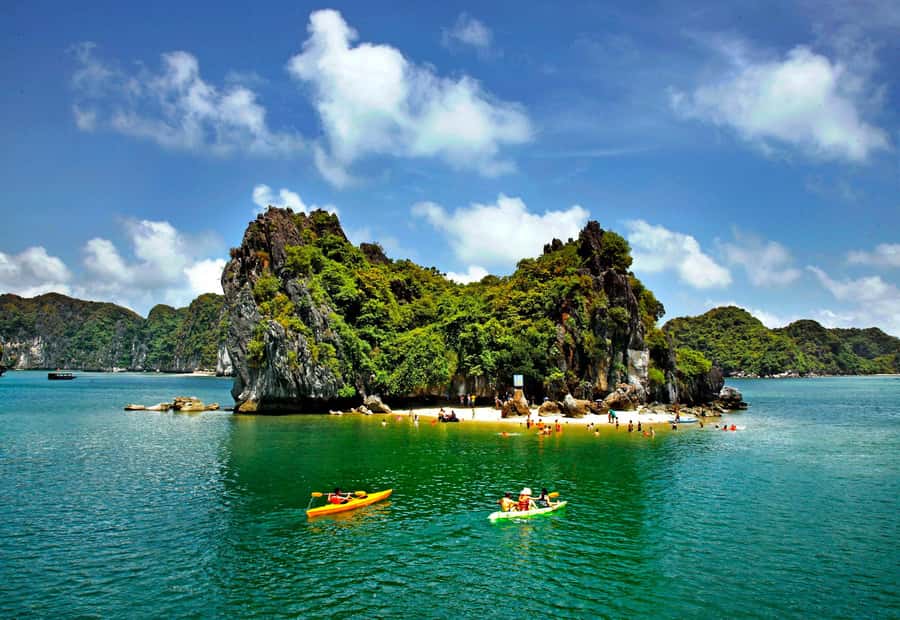 Full day boat trip with Cat Ba's captain Jack - Cai Beo and the Lan Ha Bay cruise: island shapes and sandy breaks
