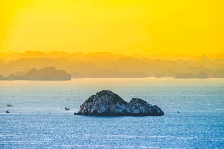 Full day boat trip with Cat Ba's captain Jack - Back to Lan Ha and a wild beach swim stop