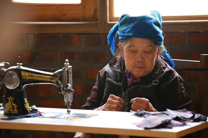 Full Day Cultural Tour in Sapa Terraces - Ta Van Village: Your First Hour of Terraces and Village Life