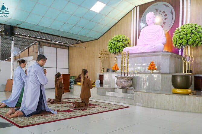 Full-day Guided Meditation Experience in Ha Noi - Main hall teachings: Buddha’s life and doctrines you can apply