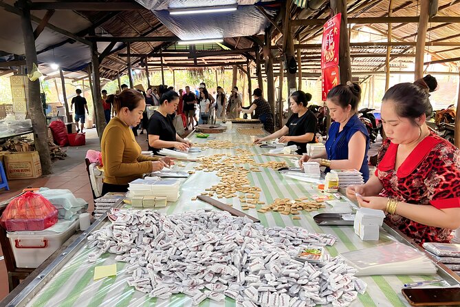 Full Day Guided Mekong Delta Day Tour in Vietnam (Multilingual) - Stop 3: Vĩnh Tràng Temple in About One Hour