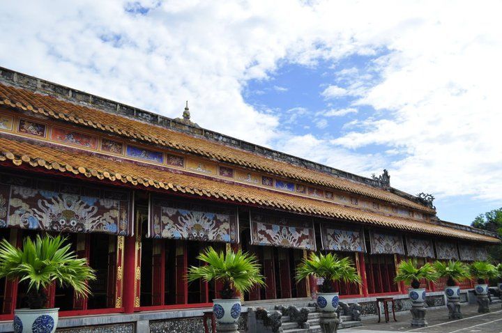 Full-Day Hue City Tour with Entrance Fees and Lunch - Thien Mu Pagoda and the Perfume River Dragon Boat at Sunset Time
