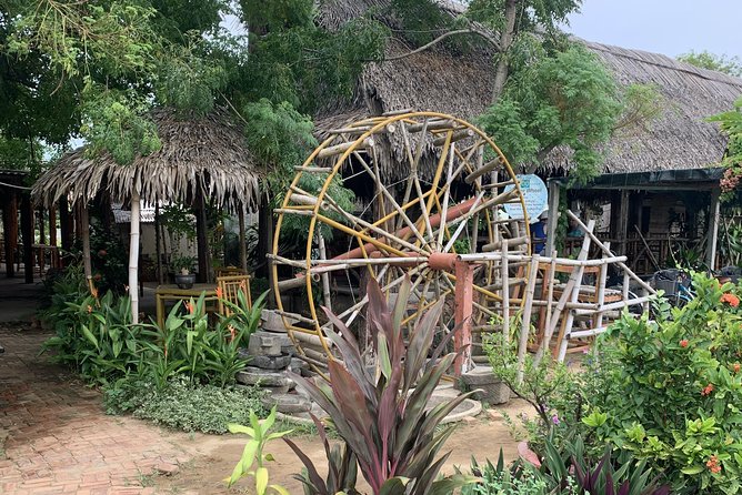 Full Experience Tour: Cooking Class & Basket Boat at Eco-Village - The Sit-Down Meal at Tra Que Water Wheel: Your Day’s Payoff