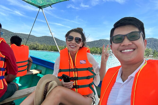 FullDay Private Tour in Starfish Beach and Phu Quoc Northern Part - Cua Can mangrove kayak: choose ocean-mouth effort or easy temple paddle