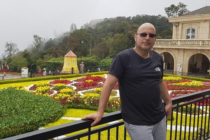 Golden Bridge-Marble Mountain-Hoi An City -Boat Ride-Night Market - Golden Bridge: photo time, then a quick reality check