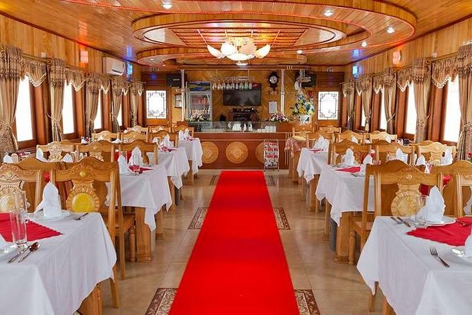Group Halong Bay Day Cruise Including Hotel Transfers from Hanoi - Thien Cung Cave: the fun stop with a bit of physical effort