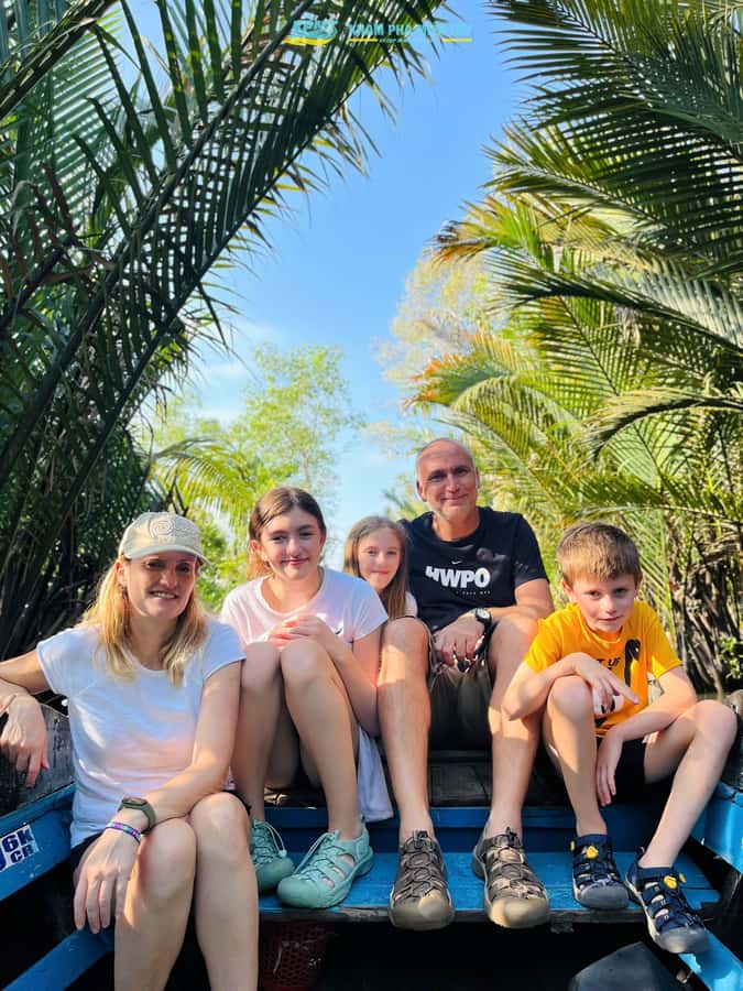 Group Tour: Floating Market, Rice Noodle, nursery vegatable - Key highlights worth waking up for