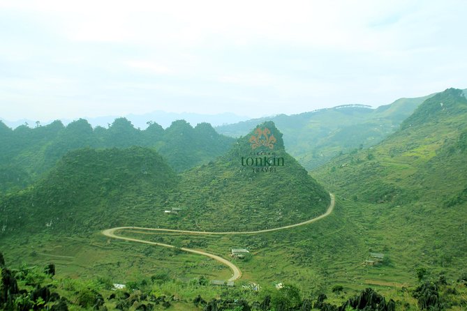 Ha Giang 3 days/ 2 nights adventure: Amazing adventure & mountain pictureques - Day 2: Pho Cao Hmong old town, Lung Cu Flagpole, and Ma Pi Leng Pass