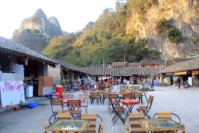 Ha Giang 3 days/ 2 nights adventure: Amazing adventure & mountain pictureques - Day 3: Meo Vac market on Sunday, Du Gia National Park roads, and back to Hanoi