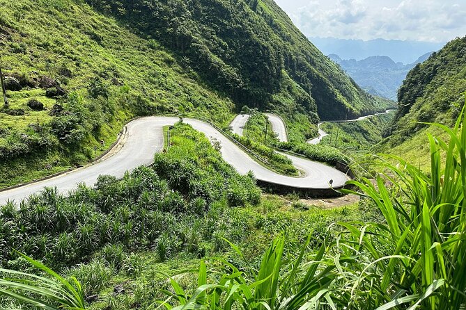 Ha Giang Comfort Car Ride 4D3N - Ha Giang by comfort car: the smart choice if you want the loop without the bike