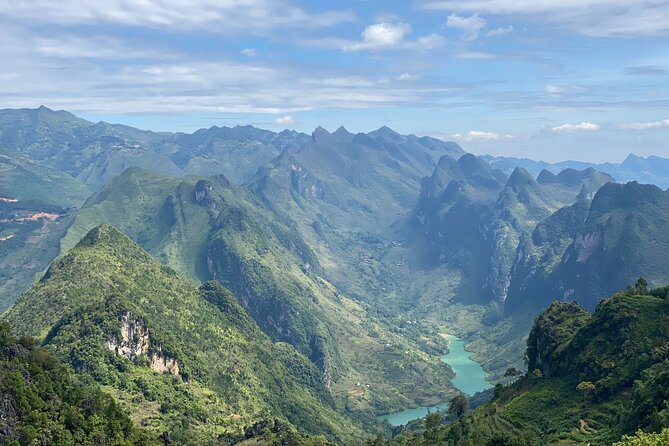 Ha Giang Comfort Car Ride 4D3N - Day 3: H’mông royal architecture, a film-set village, and linen culture
