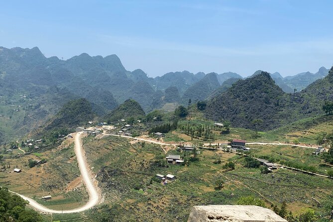 Ha Giang Loop 3 Days 2 Nights with Ha Giang Vision Tour - Day 1 from Quiri Hostel: lunch, bamboo views, and hemp weaving near Quản Bạ
