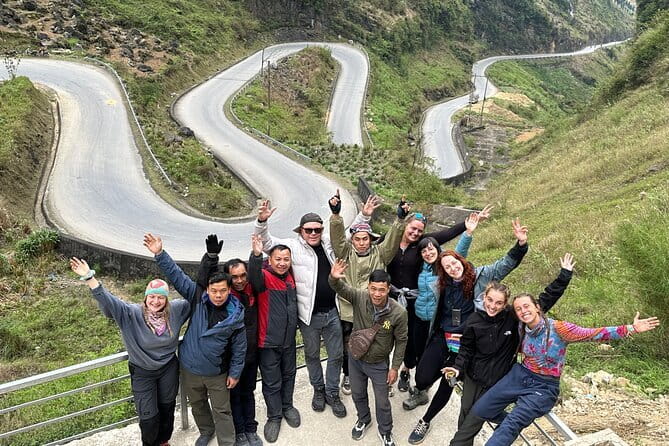 Ha Giang Loop 3 or 4 days Motorcycle with Easy Riders - Day 2: The Ma Pi Leng Pass day that connects plateaus and borders