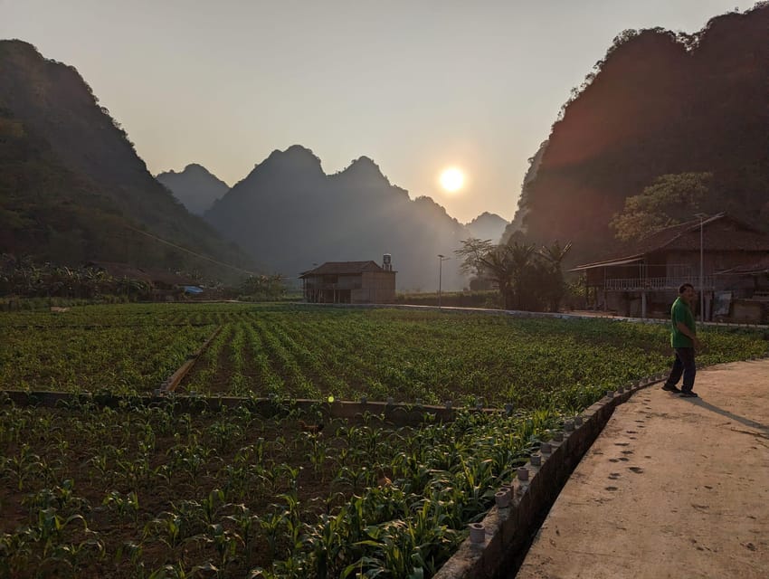 Ha Giang Loop 4D3N Mama's Homestay - Small-group pace and the easy-rider break rhythm