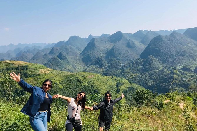 Ha Giang Loop Private Motobike Tour - 4 Days and 3 Nights! - Day 4: Lung Tam weaving workshop, Lung Khuy cave trek, and Trang Kim market