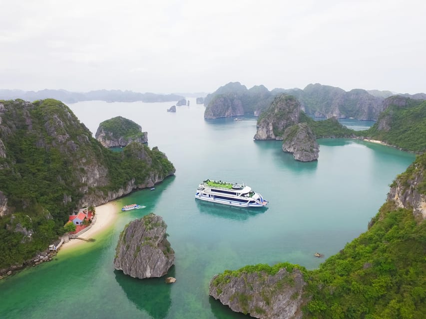 Ha Long Bay 8 hours daily tour on LA CASTA DAILY CRUISE - Luon Cave area kayaking and bamboo rafting: your hands-on part