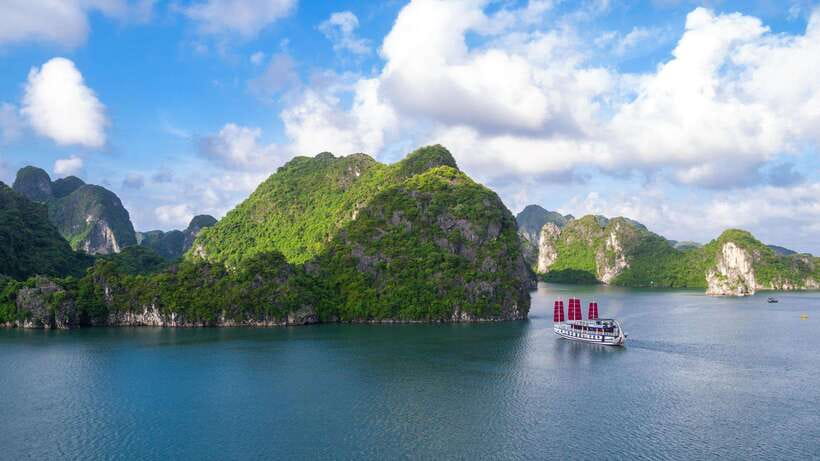 Ha Long Bay - Bai Tu Long Bay Luxury Boat Tour & Transfer - From Hanoi Old Quarter to Ha Long Cruise Port: getting there without stress