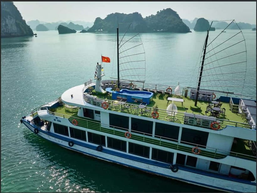 Ha Long Bay- Deluxe Day Cruise, Lunch& Kayaking&Sunset party - The jacuzzi and sunbathing deck: why the ship matters
