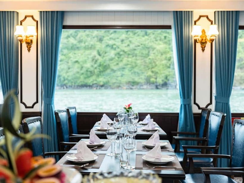 Ha Long Bay- Luxury Day Cruise, Lunch& Kayaking&Sunset party - Titop Island: Beach Time or the 300-Step View