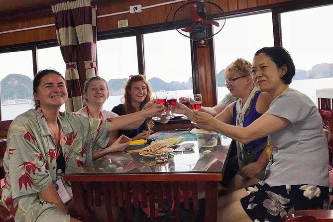 Ha Long Full Day Deluxe Trip - Long Route (6-Hour Trip) - Luon Cave: kayaking or a bamboo-boat style ride