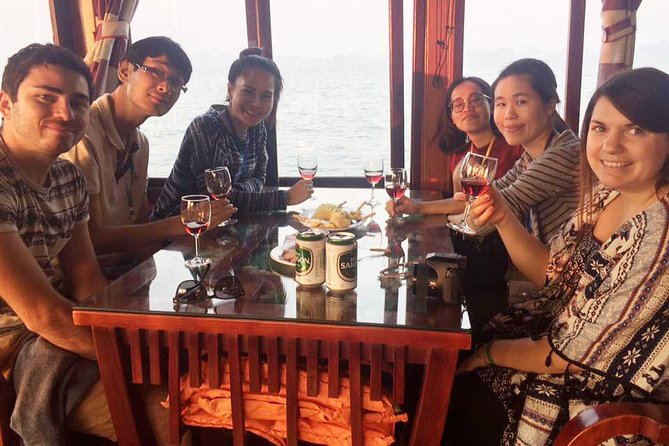 Ha Long Full Day Deluxe Trip - Long Route (6-Hour Trip) - Group size and the crowd factor