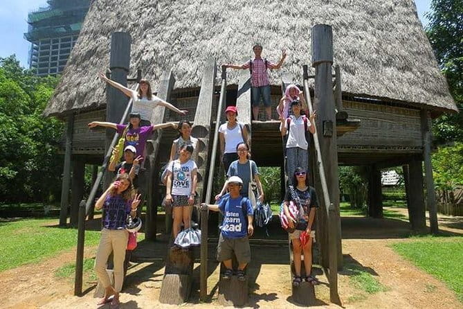 Ha Noi City Day Tour - Temple of Literature: the peaceful hour between monuments