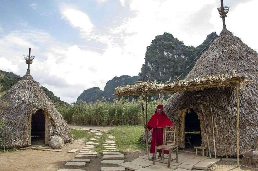Ha Noi: Ninh Binh / Hoa Lu - Trang An - Mua Cave / Cycling - Lunch in Ninh Binh: Goat Meat and Burnt Rice Time