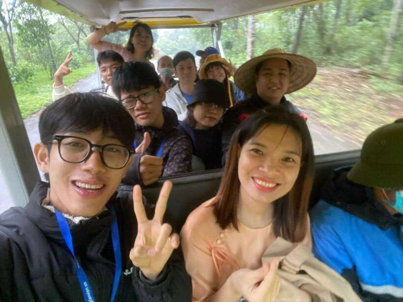 Ha Noi: Ninh Binh / Hoa Lu - Trang An - Mua Cave / Cycling - From Hanoi to Ninh Binh: The Coach Ride Setup
