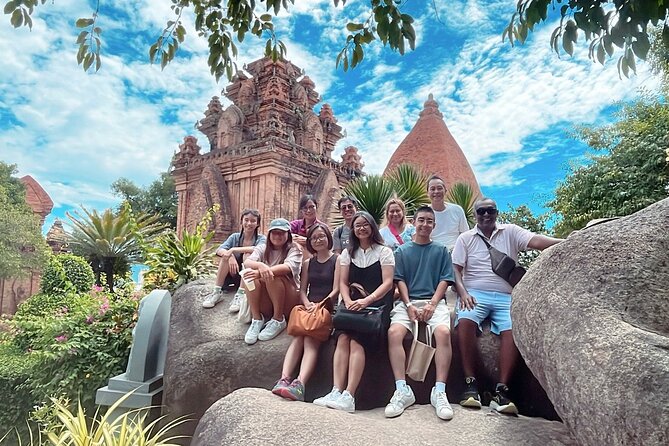 Half Day Car Nha Trang Excursion (Minimum 2 guest) - Stop 1: Bai Tắm Hon Chồng for Coastal Views and Easy Wonder
