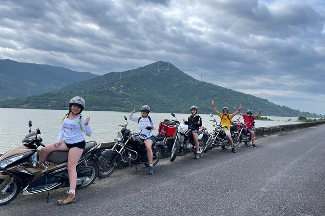 Half Day City Tour By Motorcycle - Stop 4: Vinh Luong Market and real fishing preparation