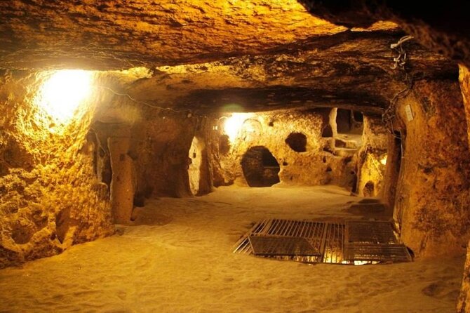 Half-Day Cu Chi Underground Tunnels Tour with Pick Up - The pickup and ride out of Ho Chi Minh City (and how to use the time)