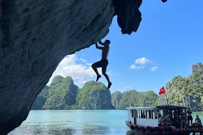 Half day Deep Water Solo - Coaching style: shoe fit, jump tips, and route picking