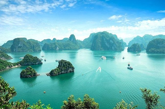 Half Day Explore Halong Bay With Lunch, Sung Sot Cave, Titop Island and Kayaking - Guides on this route: what to look for