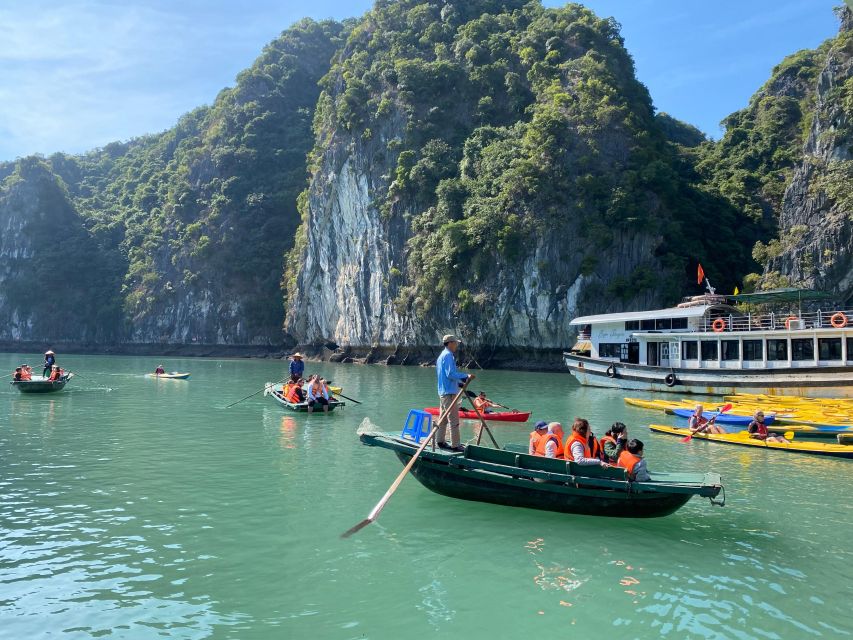 Half day Lan Ha Bay : Boat Trip , Kayaking,Snorkel - Sailing past limestone islands and the Cai Beo floating village