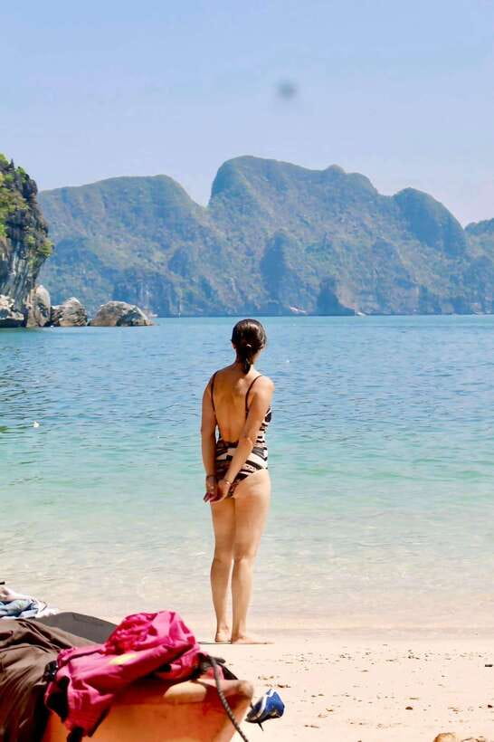 Half day Lan Ha Bay excursion ( 4 hours ): Kayaking, Snorkel - Cai Beo Floating Village: the culture part that feels lived-in
