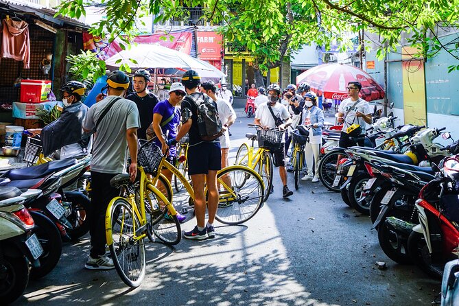 Half Day - Saigon Off-the-Beaten-Path - City Cycling Tour - District 10 and the Umbrella Market: a slower pace with standout sights