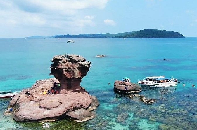 Half-day Snorkeling Experience in Phu Quoc Island - May Rut Island: optional swim and a bathroom reset