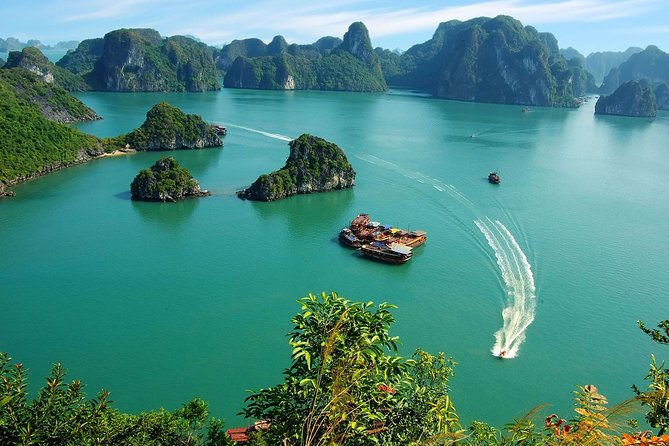 Halong 2 days 1 night with Cozy Classic Cruise from Hanoi - Day 1 on the bay: welcome, cooking class energy, and a BBQ seafood dinner
