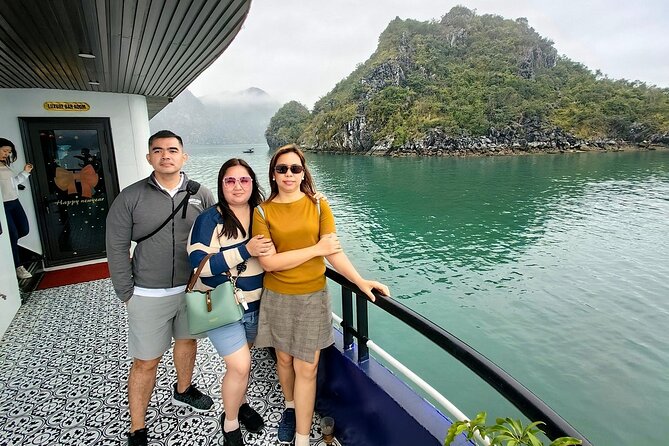 Halong 5star Cruise Day Trip: Buffet Lunch, Jacuzzi & Kayaking - Sung Sot Cave: the highlight cave with a real workout