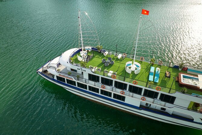 Halong 5star Cruise Day Trip: Buffet Lunch, Jacuzzi & Kayaking - Luon Cave kayaking or bamboo boat: close-up karst time