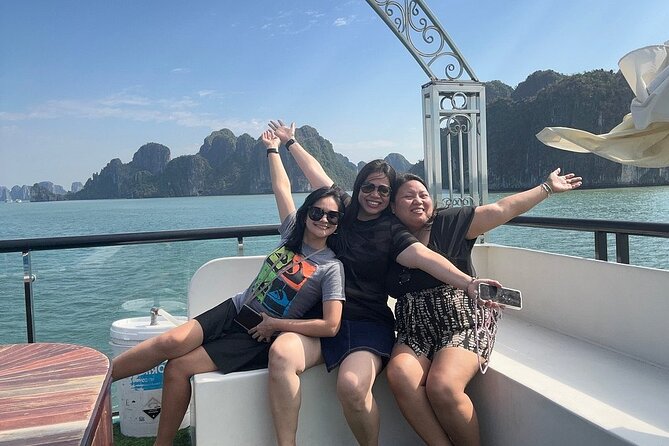 Halong 5star Cruise Day Trip: Buffet Lunch, Jacuzzi & Kayaking - Ti Top Island: the viewpoint that gives the day shape
