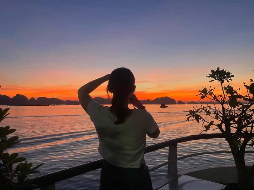 Halong Bay 1D- Sung Sot Cave- Titop Island- Kayaking & Lunch - Luon Cave Kayaking or Bamboo Boat Rowing