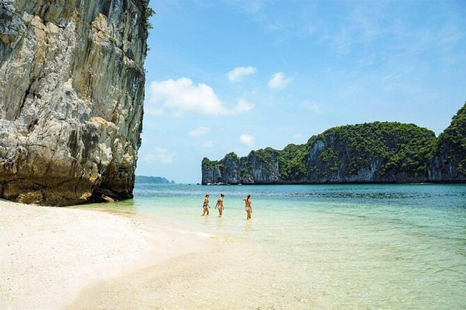 Halong Bay 2 Day Luxury Cruise 6 Star - Luon Cave: Kayaking Time (and Bamboo Boat as Backup)