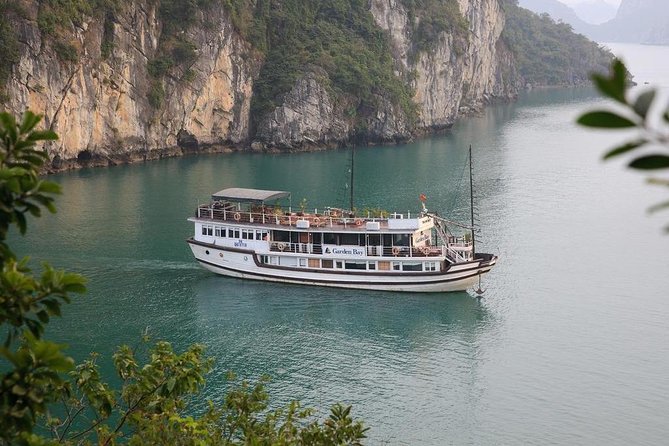 Halong Bay 2D1N BEST CRUISES All-Inclusive: Transfer, Meals, Kayak, Cave, Island - Included Activities Worth Noticing: Fishing Gear and Local Rowing