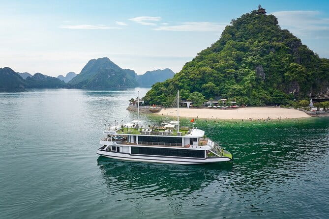 Halong Bay 5-Star Day Cruise, Buffet Lunch, Cave, Kayak, Transfer - Hang Luon Cave: the water-cave experience with kayak or bamboo boat