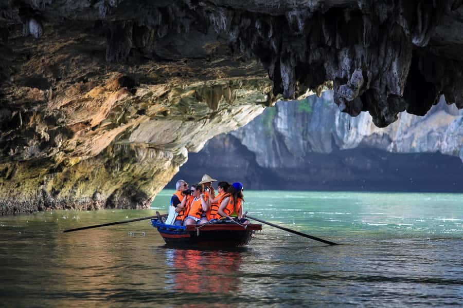 Halong Bay: Day Cruise with Caves, Kayaking & Sunset Party - Why This One-Day Halong Bay Plan Works