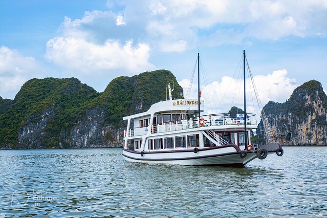 HaLong Bay Day Cruise with Kayaking, Swimming, Hiking and Lunch - Food on board: lunch, buffet or set menu, and afternoon tea