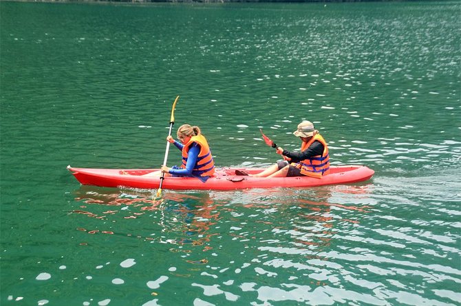 Halong bay Deluxe Cruise 2D/1N: Kayaking, swimming, Titop island & surprise cave - Timing, group size, and the truth about crowds