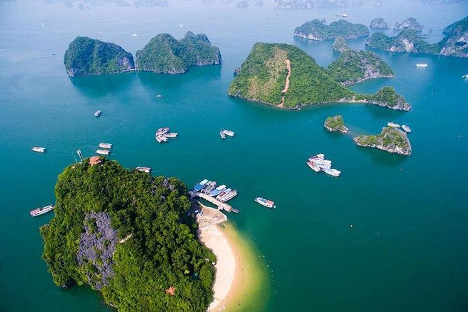 Halong Bay Full Day Tour with All-Inclusive: Boat, Kayak, Island, Cave and Lunch - Dong Thien Cung (Heavenly Palace Cave): where your camera work actually pays off