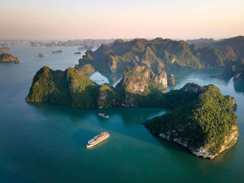 Halong Bay Luxury Cruise: Kayak&Swim,Cave, Party BEST SELLER - From Hanoi to Halong: how the day trip actually plays out